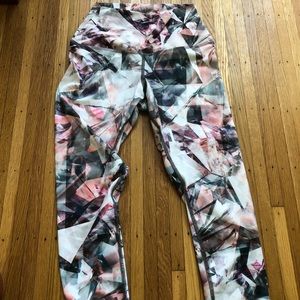 Evolution and Creation cropped yoga leggings